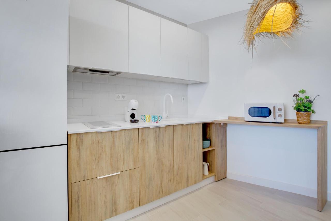 Casa De La Playa. Beach House With Magnificent Sea Малага Екстериор снимка