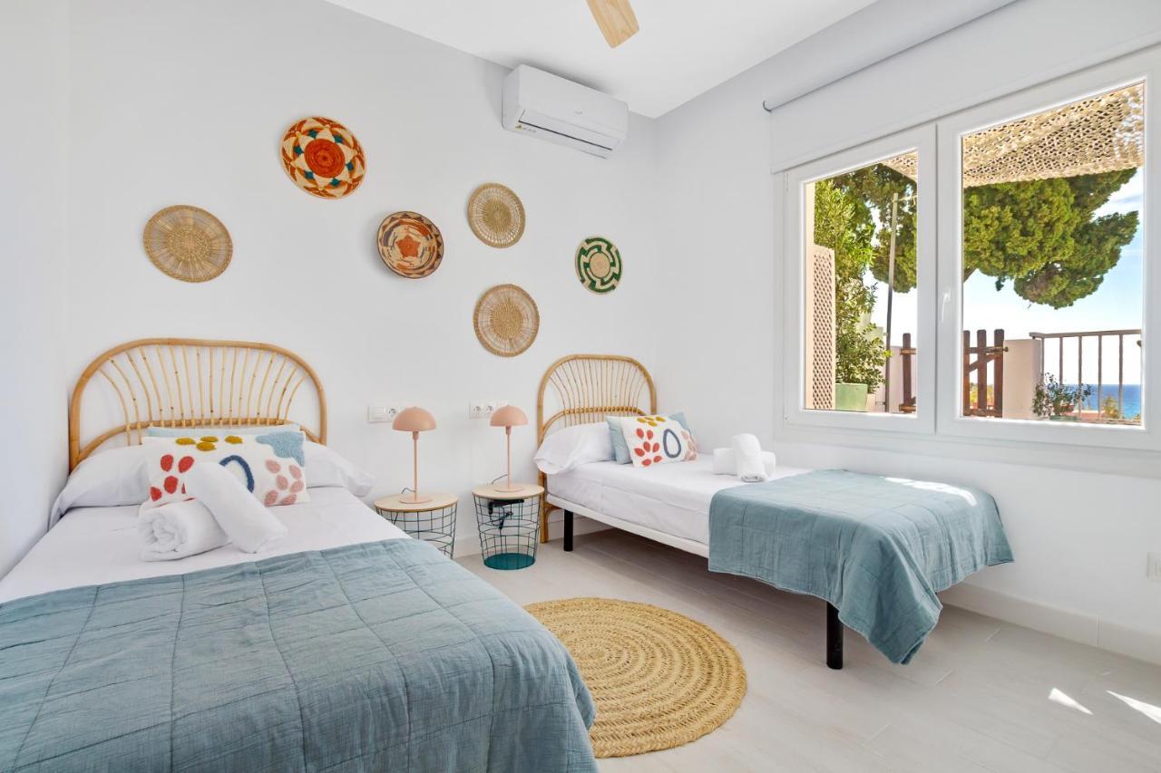 Casa De La Playa. Beach House With Magnificent Sea Малага Екстериор снимка